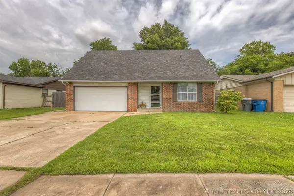 11411 E 37th Place, Tulsa, OK 74146