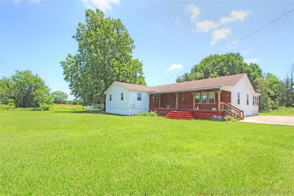 233 S Curtis Street, Nowata, OK 74048