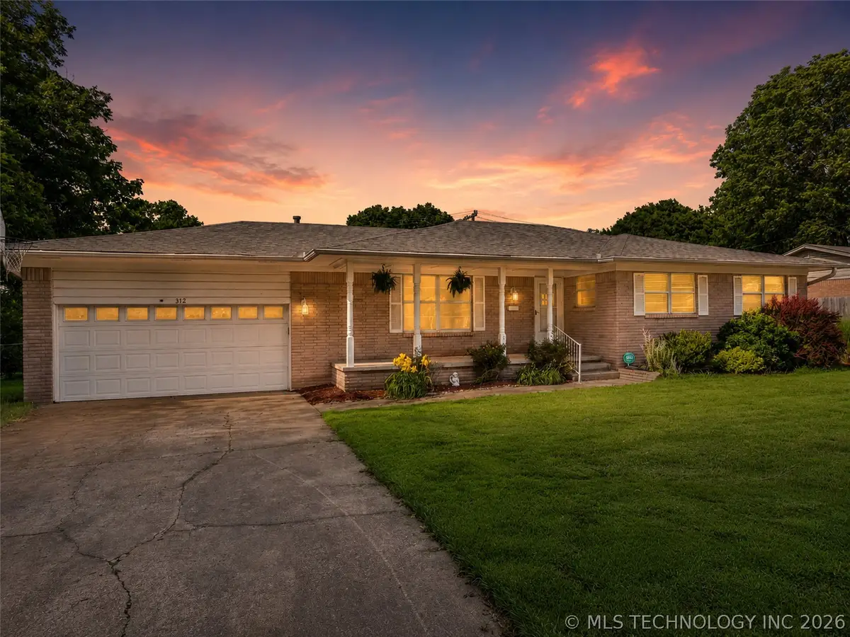 312 E 16th Street, Claremore, OK 74017 - #1