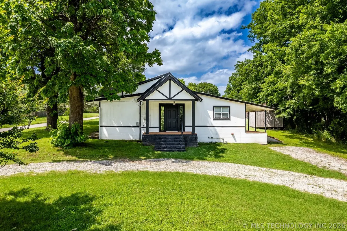 125 W Walnut Street, Coweta, OK 74429 - #1