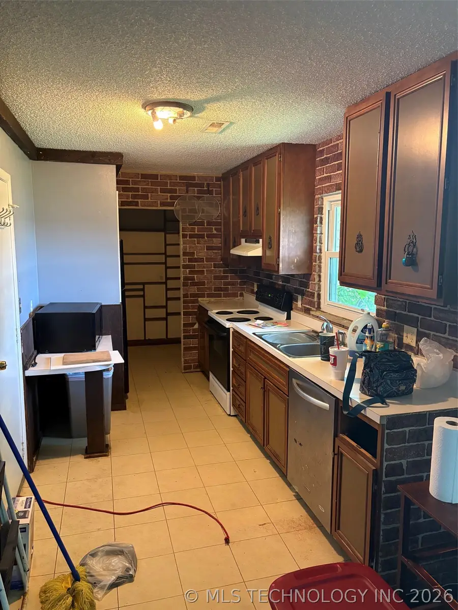 9115 E 46th Place, Tulsa, OK 74145 - #2