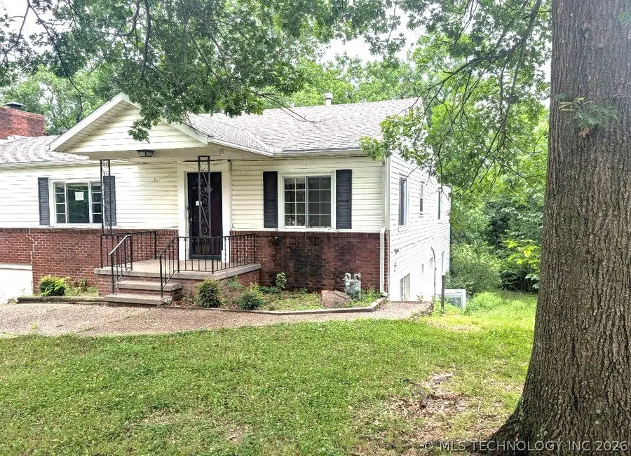 2076 Southview Avenue, Bartlesville, OK 74003 - #3