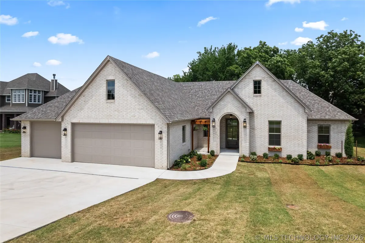 606 S Tallchief Avenue, Skiatook, OK 74070 - #1