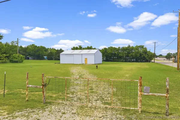 14 Cottonwood Street, Lone Grove, OK 73443