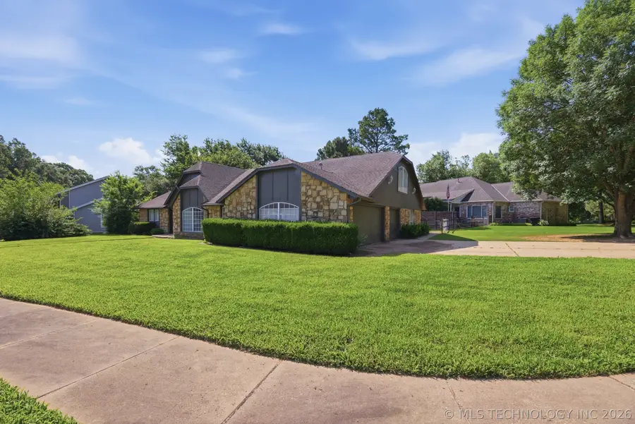 501 E Winston Circle, Broken Arrow, OK 74011 - #2