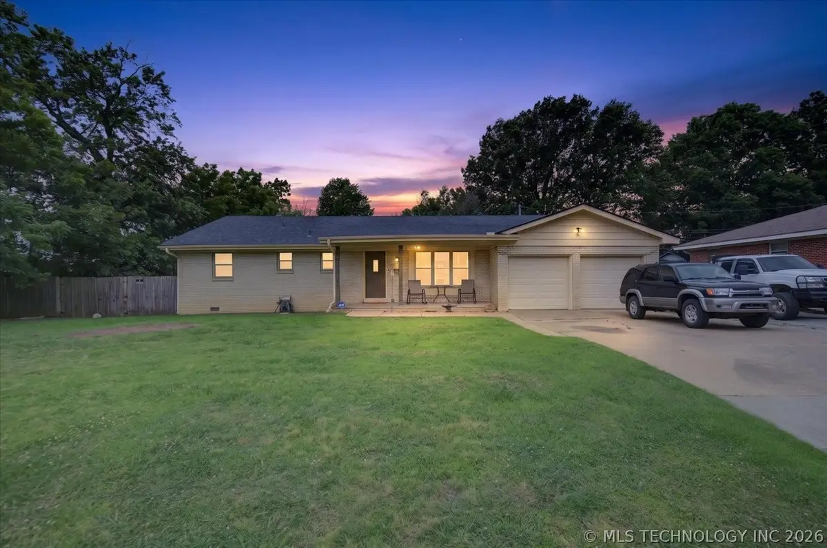 1621 Harris Drive, Bartlesville, OK 74006 - #1