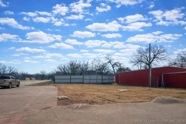 301 W 12th Street, Ada, OK 74820