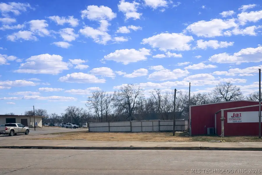 301 W 12th Street, Ada, OK 74820 - #2