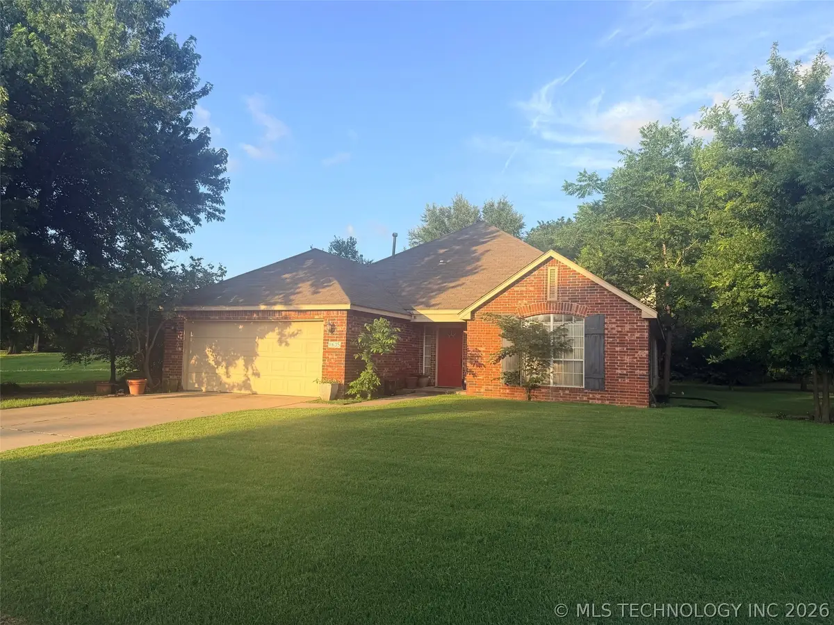 1635 N Greenwood Place, Tulsa, OK 74106 - #1