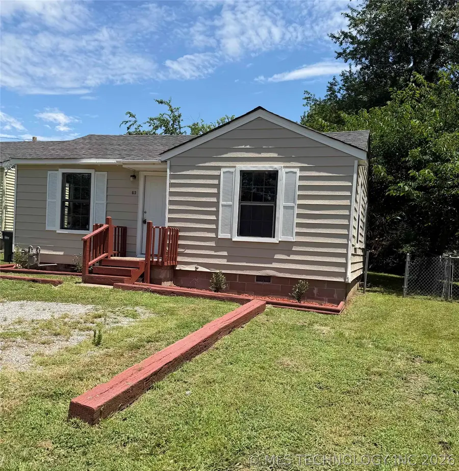 613 S Bluff Avenue, Tahlequah, OK 74464 - #2