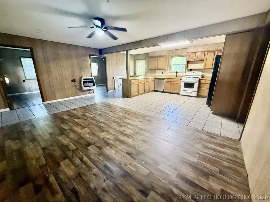 478 E Main Street, Colcord, OK 74338 - #3