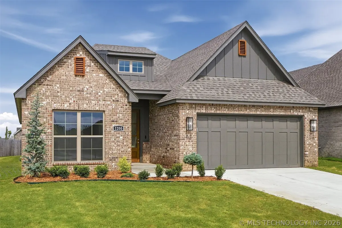 1200 N Dogwood Avenue, Broken Arrow, OK 74012 - #1