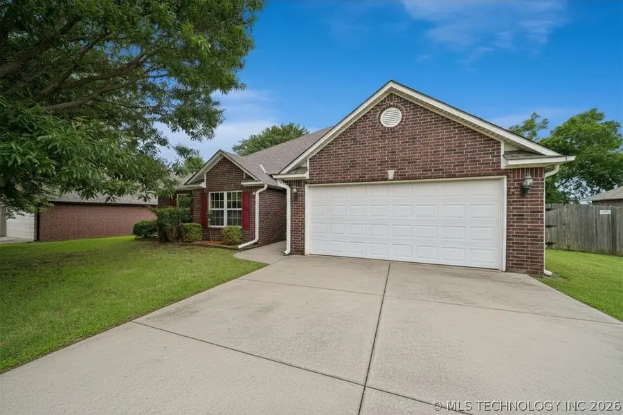 5309 Richmond Drive, Bartlesville, OK 74006 - #3