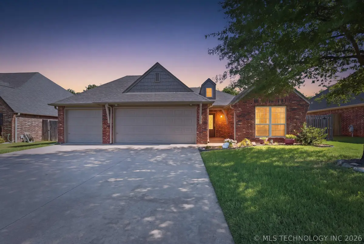 6913 N 128th Court, Owasso, OK 74055 - #1