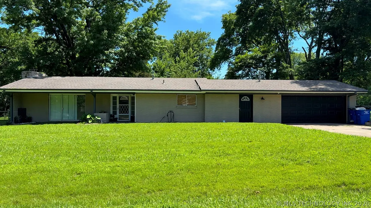 1014 SE 3rd Street, Wagoner, OK 74467 - #1