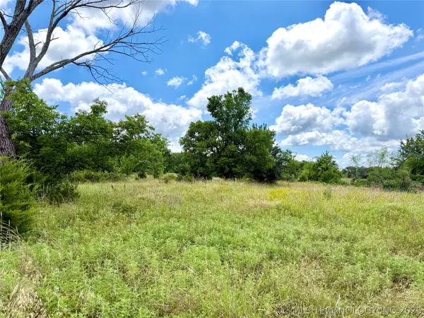 Pueblo Drive, Ardmore, OK 73401