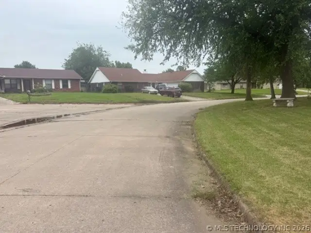100 S Crabtree Road, Muskogee, OK 74403 - #3