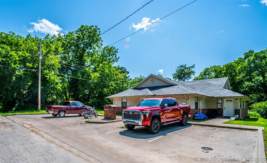 204 S 11th, Madill, OK 73446 - #2