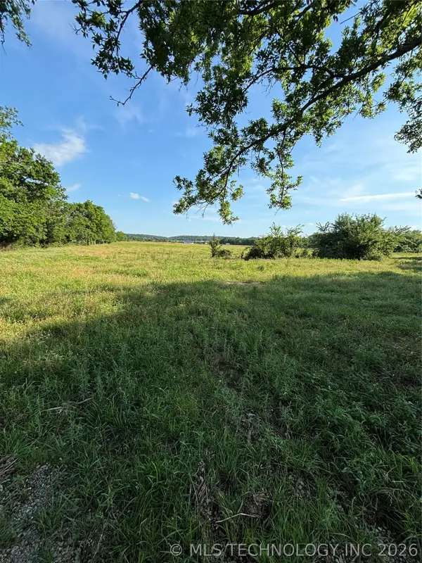 W 370 Road, Adair, OK 74330