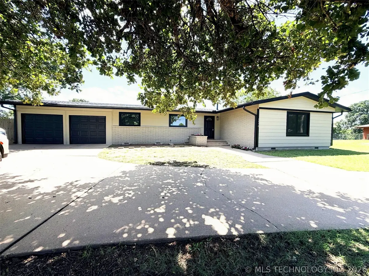 1312 Hillcrest Drive, Henryetta, OK 74437 - #1