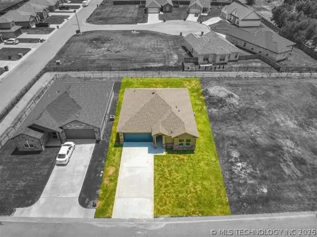 1194 Wild Indigo Circle, Calera, OK 74730 - #2