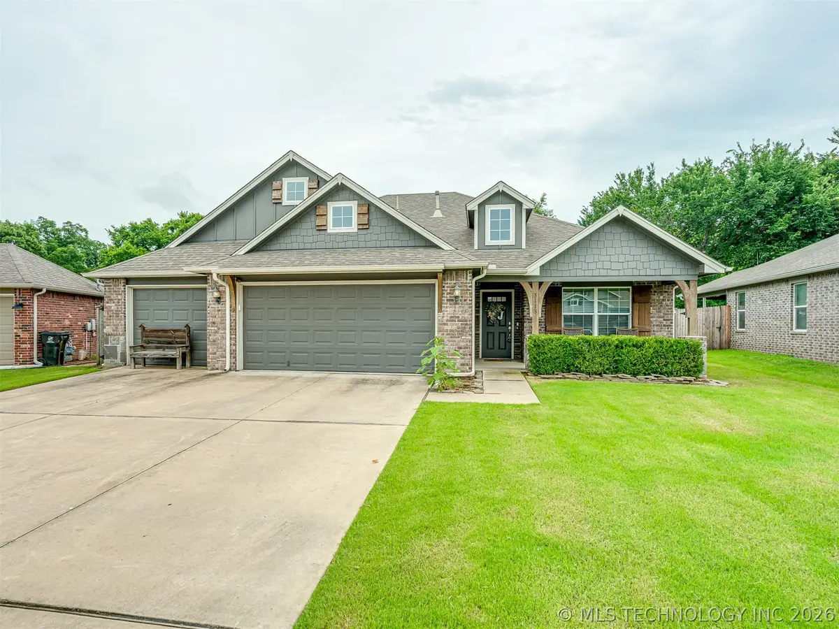 3113 W Fredericksburg Street, Broken Arrow, OK 74011 - #1