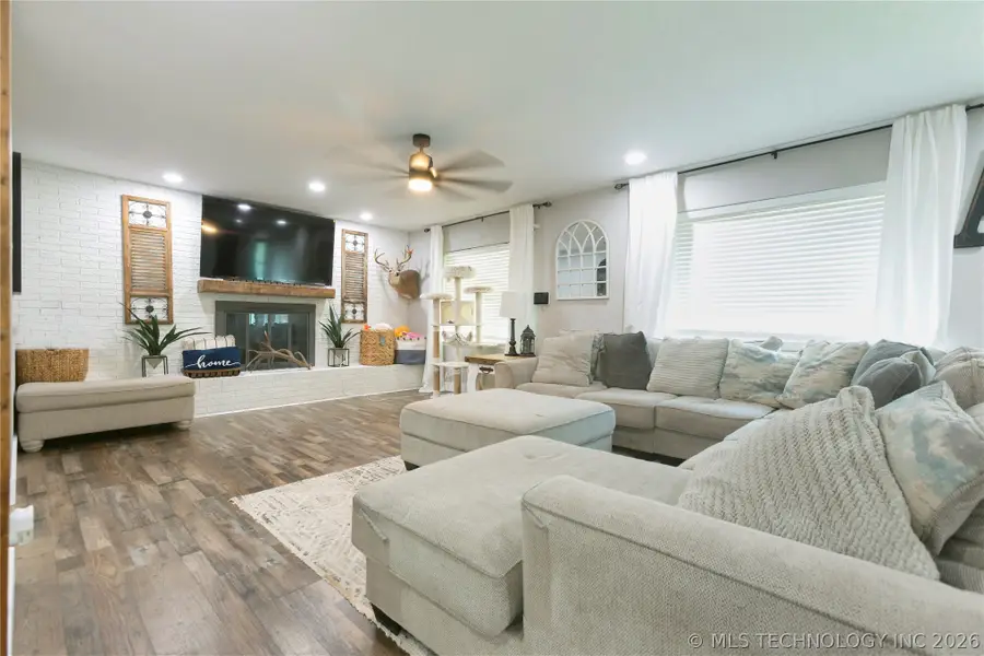 804 E Pierce Avenue, McAlester, OK 74501 - #3