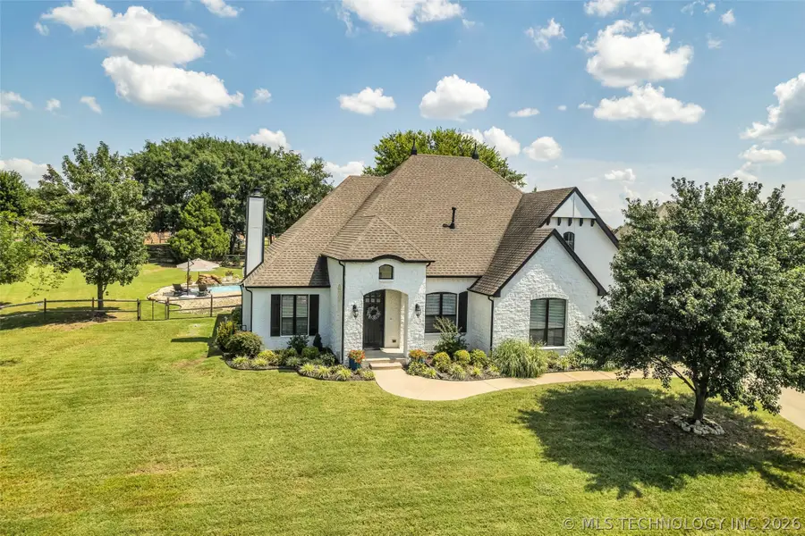 8241 N 69th East Avenue, Owasso, OK 74055 - #2