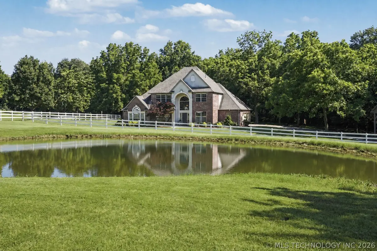 2325 W Lowry Road, Claremore, OK 74017 - #1