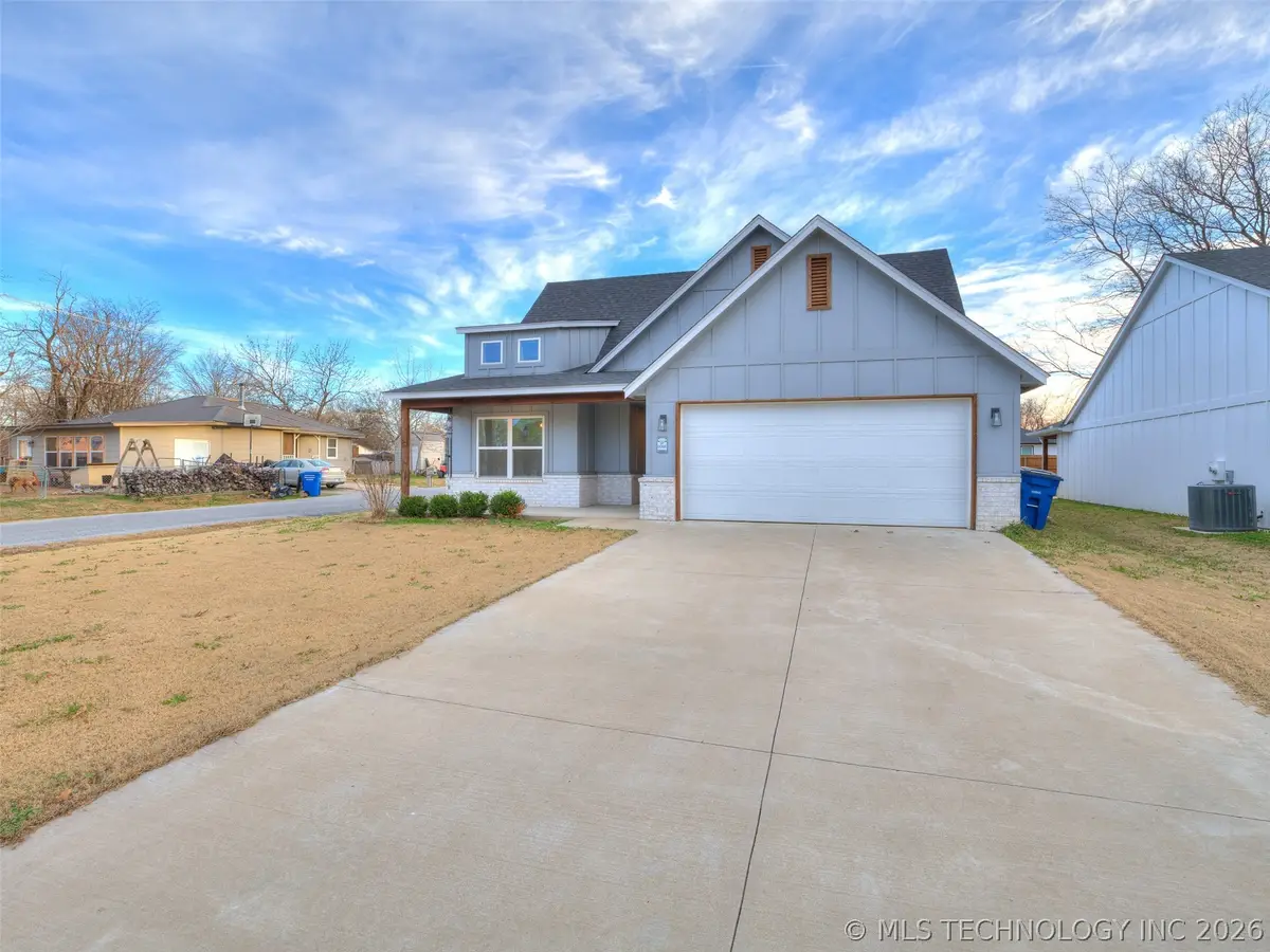 401 W Harrison Street, Chouteau, OK 74337 - #1