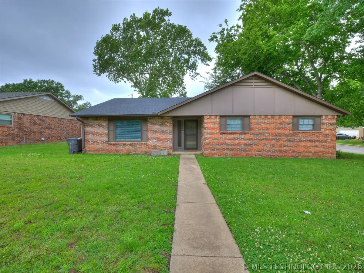 1201 Guinn Lane, Bartlesville, OK 74006 - #1