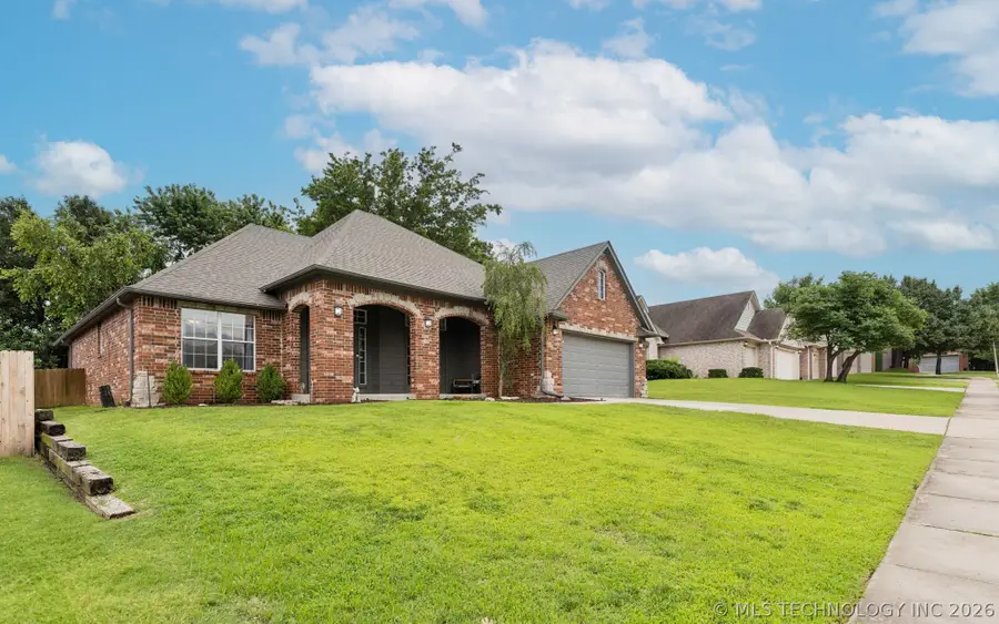 521 S 63rd Place, Broken Arrow, OK 74014 - #2