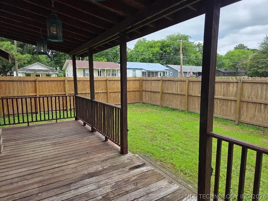 214 S 4th, Eufaula, OK 74432 - #3