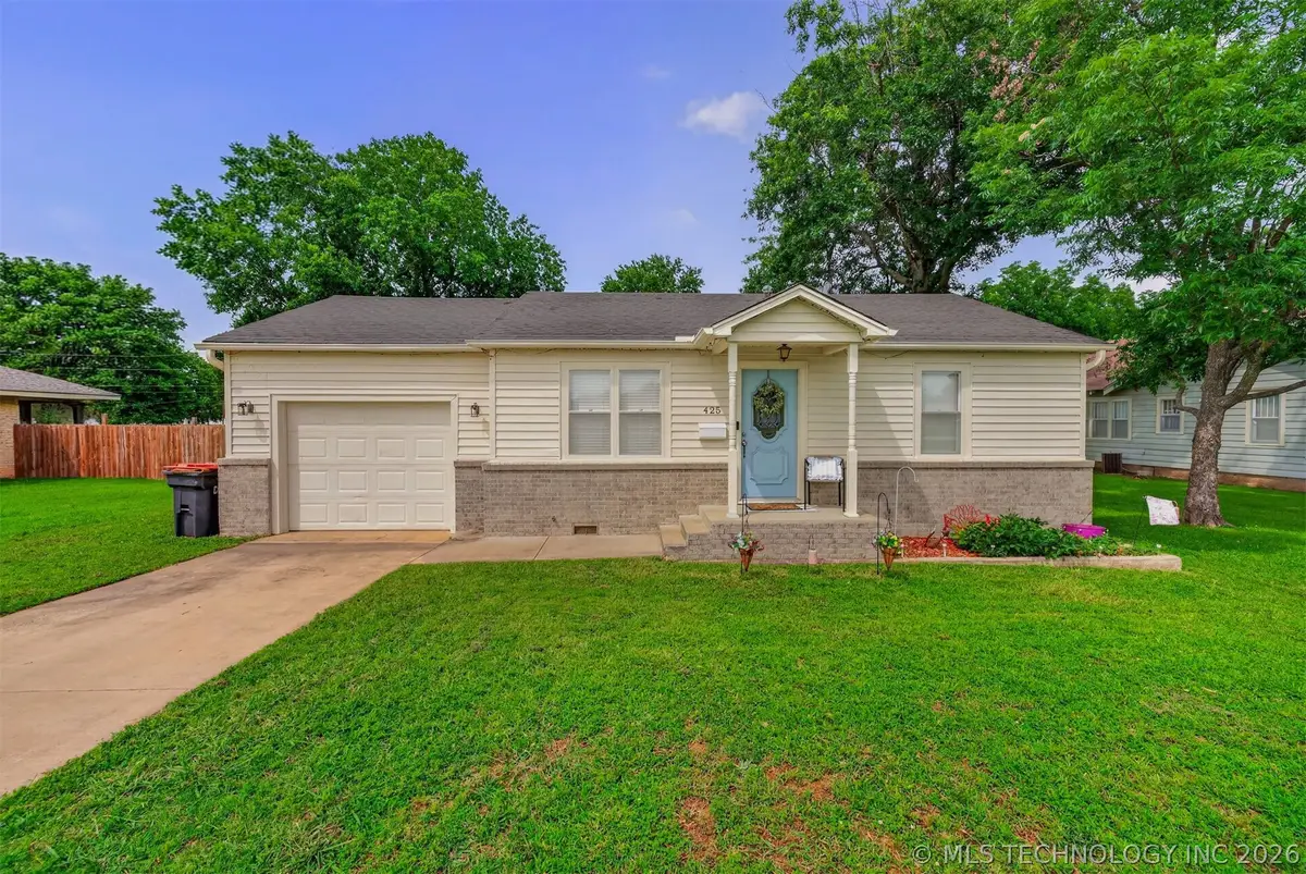 425 W 10th Street, Chelsea, OK 74016 - #1