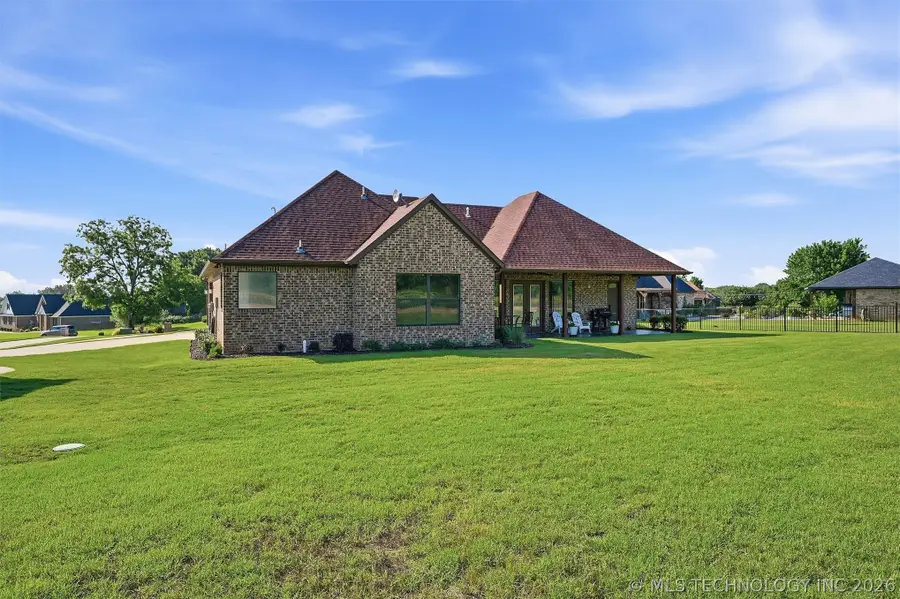 15 N Wilderness Road, Calera, OK 74730 - #2