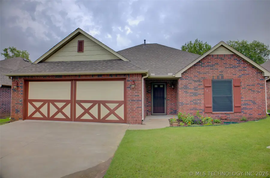 583 S 22nd Place, Collinsville, OK 74021 - #2