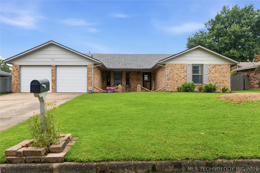 201 S Crabtree Road, Muskogee, OK 74403 - #2