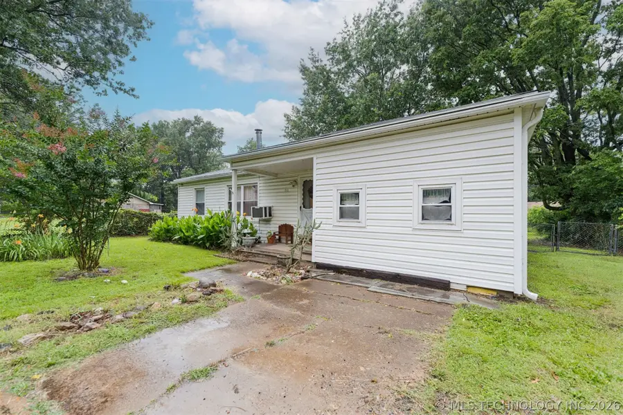 212 S Indianola Street, Pryor, OK 74361 - #2