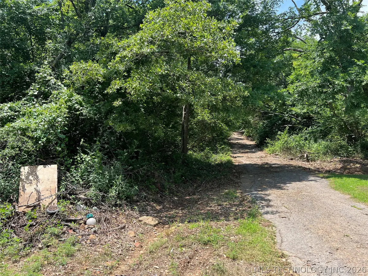 4 Border Street, Eufaula, OK 74432 - #1
