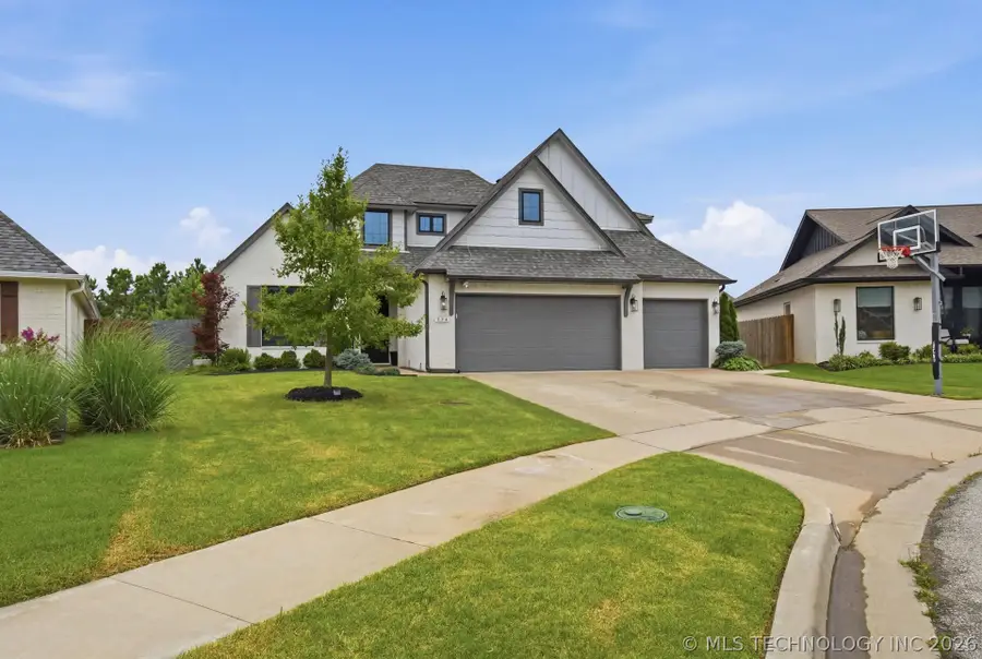 424 E 126th Street S, Jenks, OK 74037 - #3