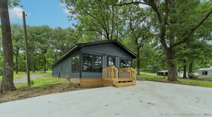 6194 E 105th Street N, Wagoner, OK 74467 - #2