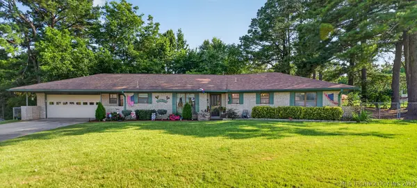 910 Cardinal Lane, Okmulgee, OK 74447