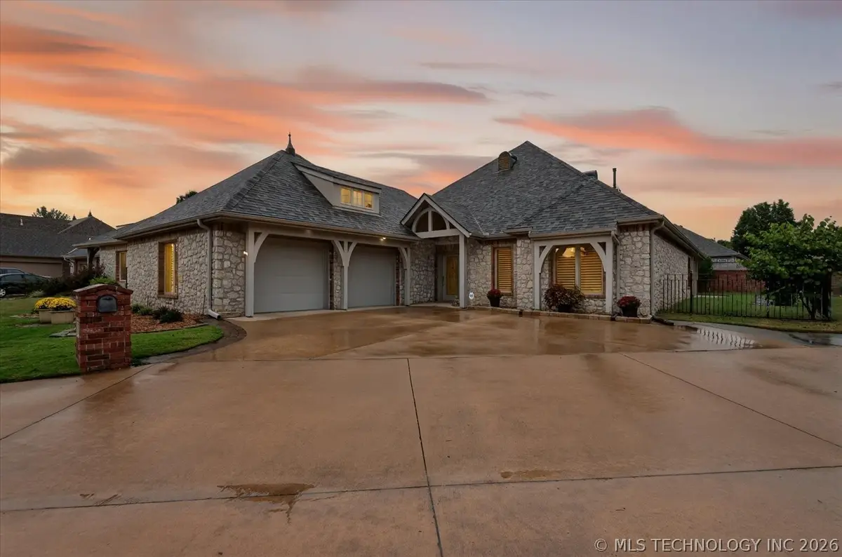 2930 Versailles Place, Bartlesville, OK 74006 - #1