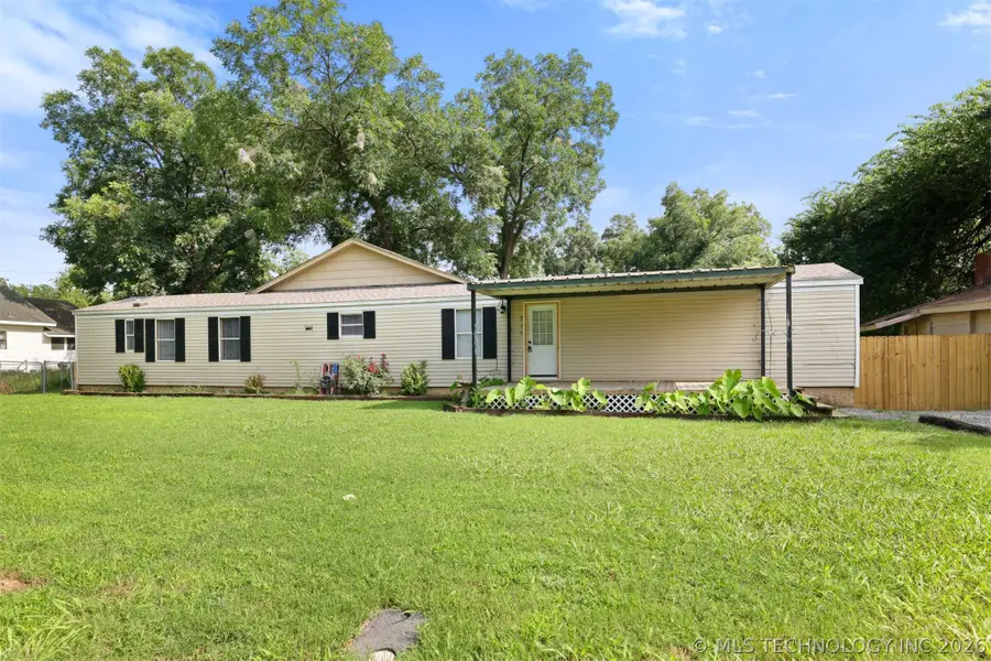 215 SE 2nd, Durant, OK 74701 - #2