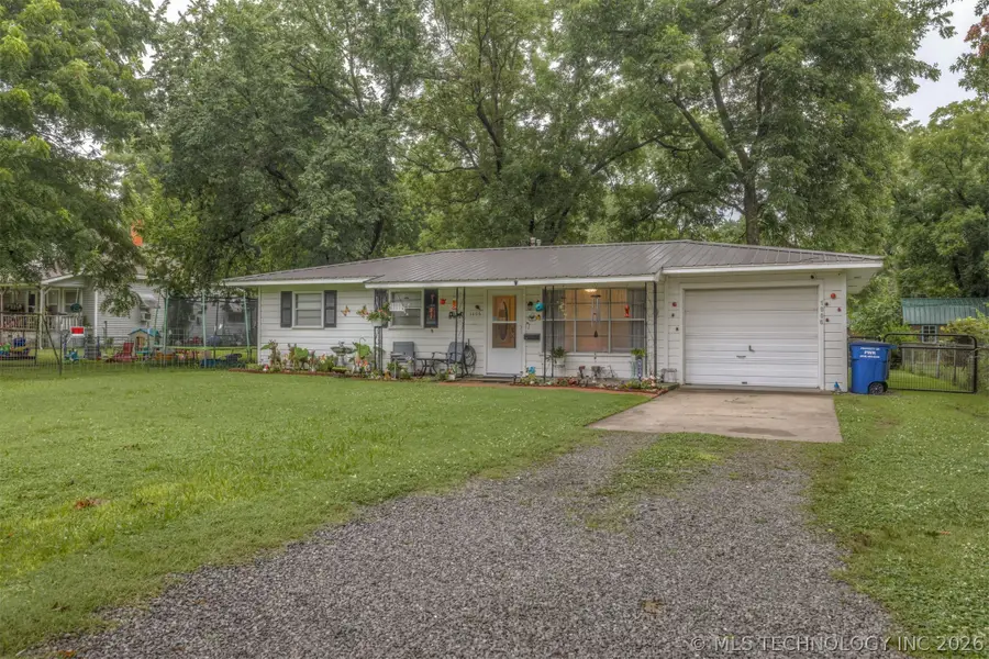 1006 SE 12th Street, Wagoner, OK 74467 - #2