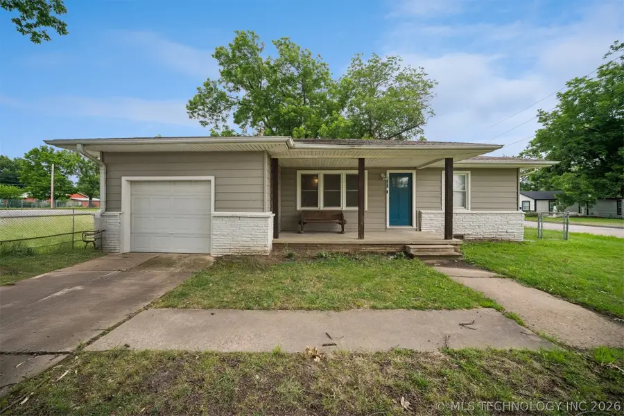 201 N Elliott Street, Pryor, OK 74361 - #2