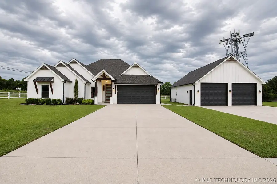 16107 S 251st East Avenue, Coweta, OK 74429 - #2