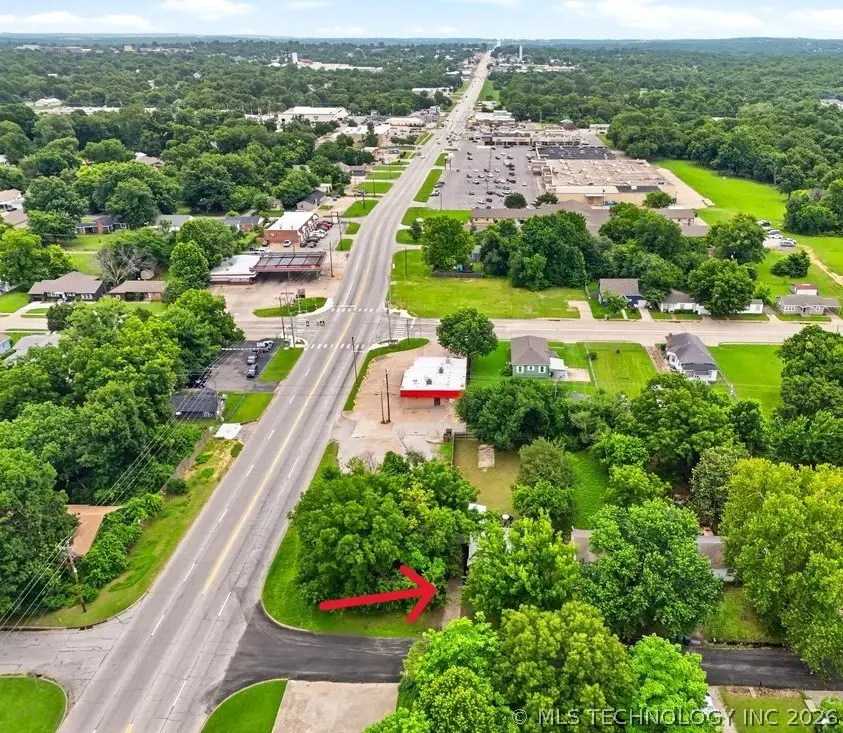 911 S Independence Street, Sapulpa, OK 74066 - #2