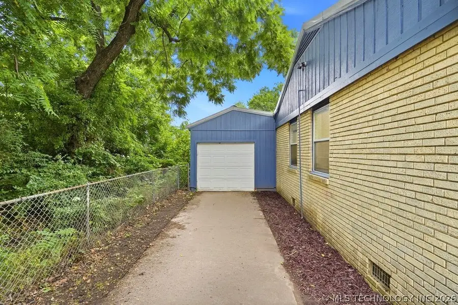 911 S Independence Street, Sapulpa, OK 74066 - #3
