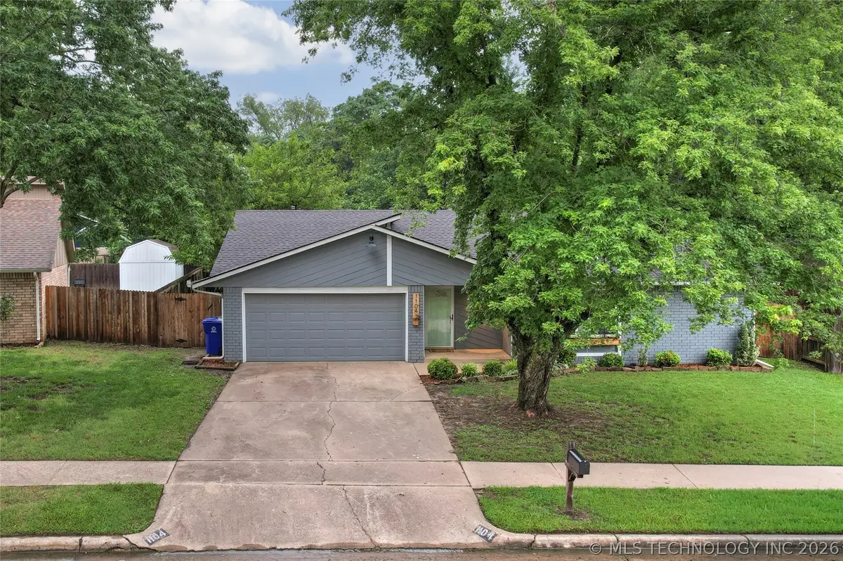 1104 W Waco Street, Broken Arrow, OK 74011 - #1